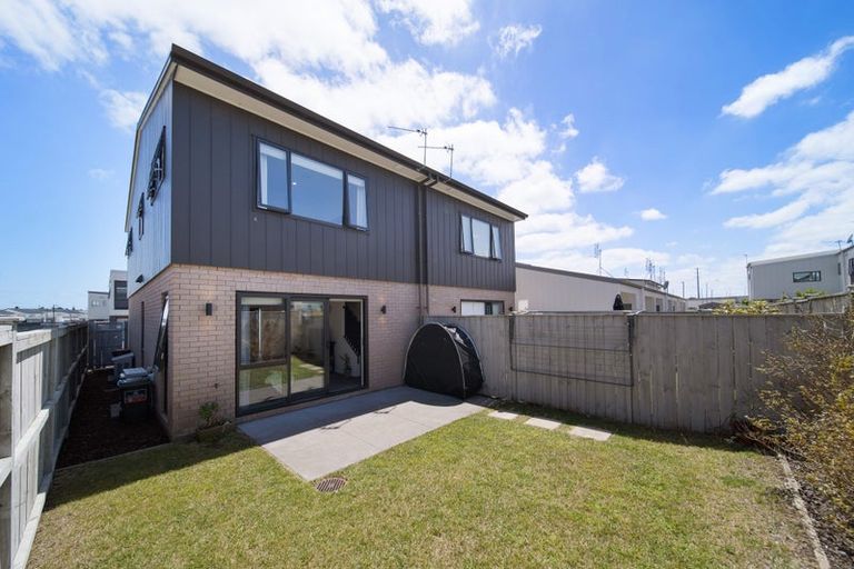 Photo of property in 4 Orona Place, Takanini, 2112