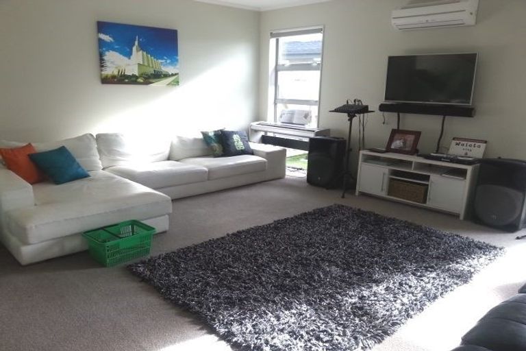 Photo of property in 28 Bur Oak Terrace, Schnapper Rock, Auckland, 0632
