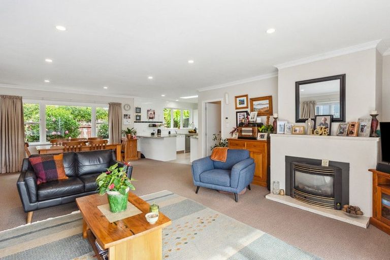 Photo of property in 20 Leybourne Avenue, Waikanae, 5036