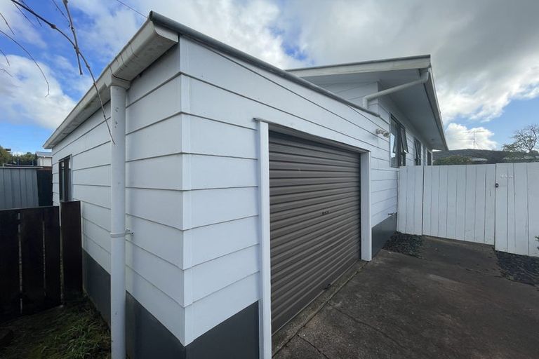 Photo of property in 94 Roberts Road, Te Atatu South, Auckland, 0610