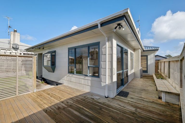 Photo of property in 23 Turi Street, Welbourn, New Plymouth, 4312