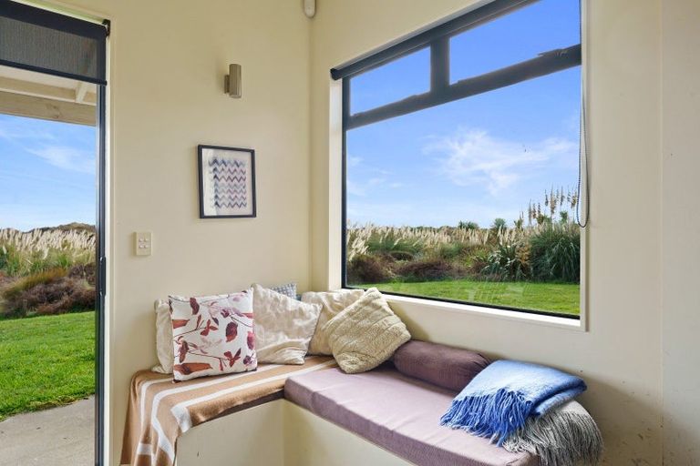 Photo of property in 80 Reay Mackay Grove, Waikawa Beach, Manakau, 5573
