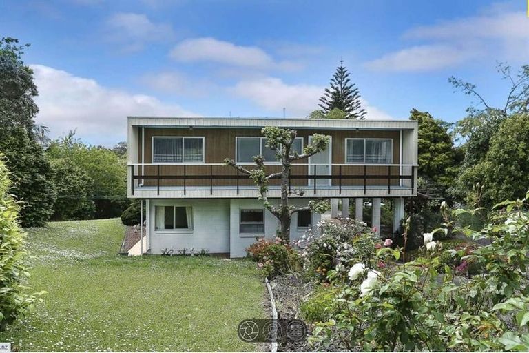 Photo of property in 28 Cyclarama Crescent, Massey, Auckland, 0614