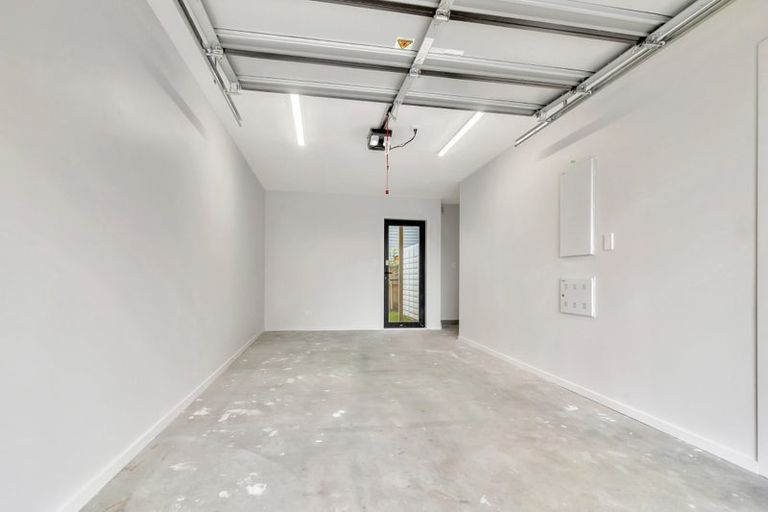Photo of property in 7/3234 Great North Road, New Lynn, Auckland, 0600