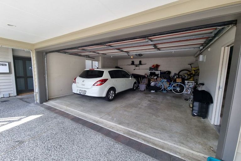 Photo of property in 2/45a Rolleston Street, Mount Cook, Wellington, 6021