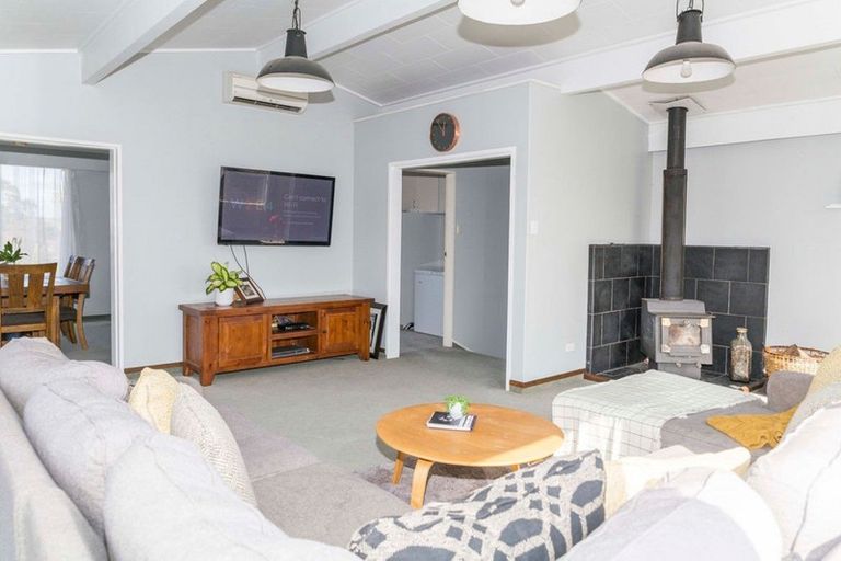 Photo of property in 84 Guy Street, Dannevirke, 4930