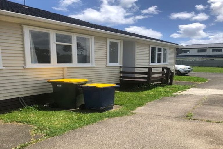 Photo of property in 9 Kotuku Street, Te Atatu Peninsula, Auckland, 0610