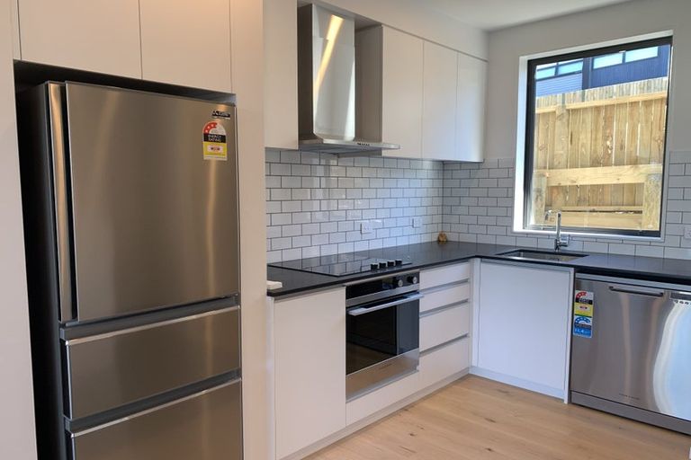 Photo of property in 62u5 Spenmoor Street, Newlands, Wellington, 6037