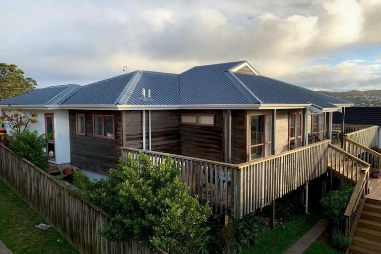 Photo of property in 22 Pelorous Street, Paparangi, Wellington, 6037