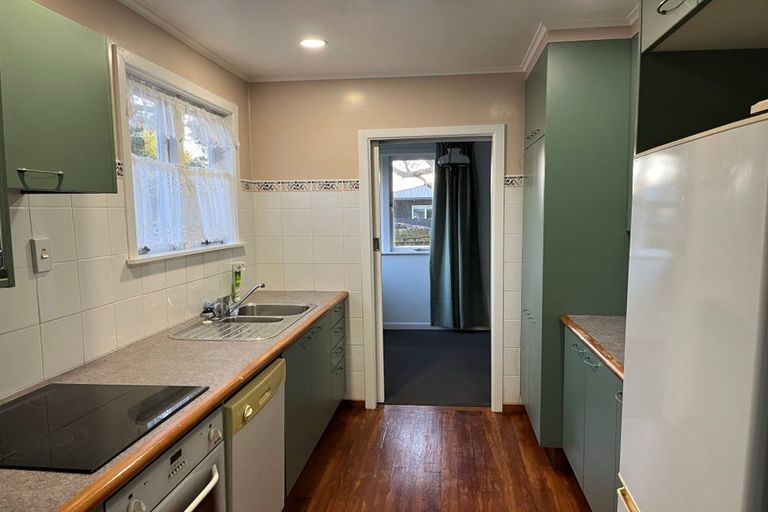 Photo of property in 99 Gloria Avenue, Te Atatu Peninsula, Auckland, 0610