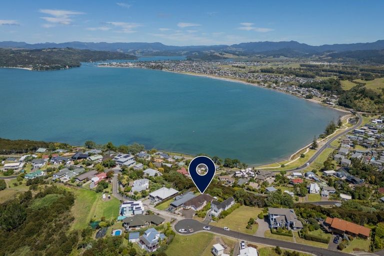 Photo of property in 186 Centennial Drive, Whitianga, 3510
