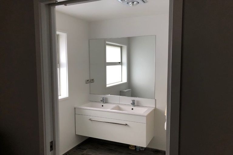 Photo of property in 33 Kahuparere Crescent, Pyes Pa, Tauranga, 3112