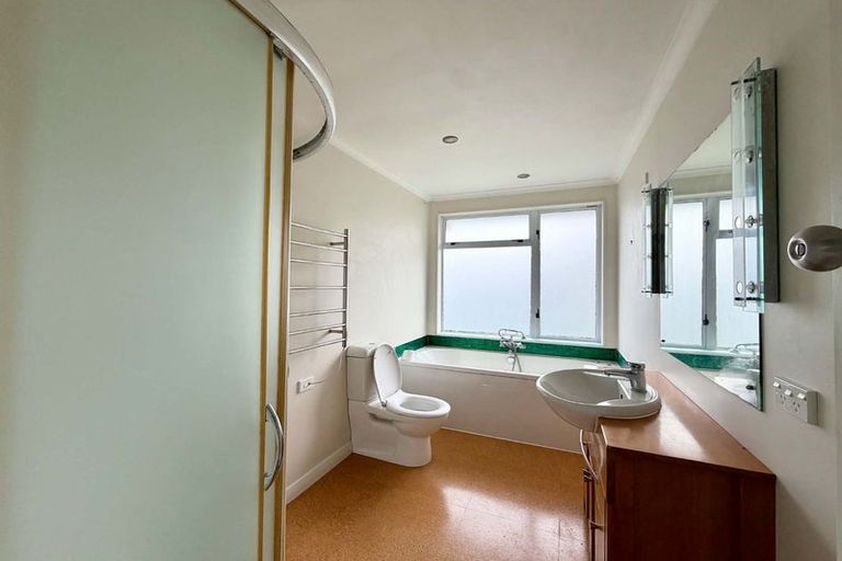 Photo of property in 60 Ballance Street, Lower Vogeltown, New Plymouth, 4310