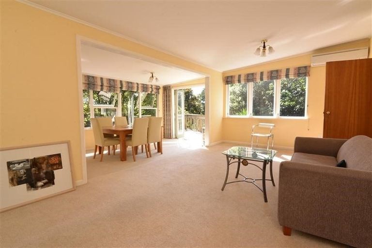 Photo of property in 50 Otitori Bay Road, Titirangi, Auckland, 0604