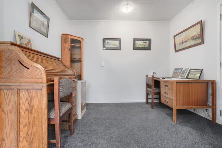 Photo of property in 7a Taioma Crescent, Te Atatu Peninsula, Auckland, 0610