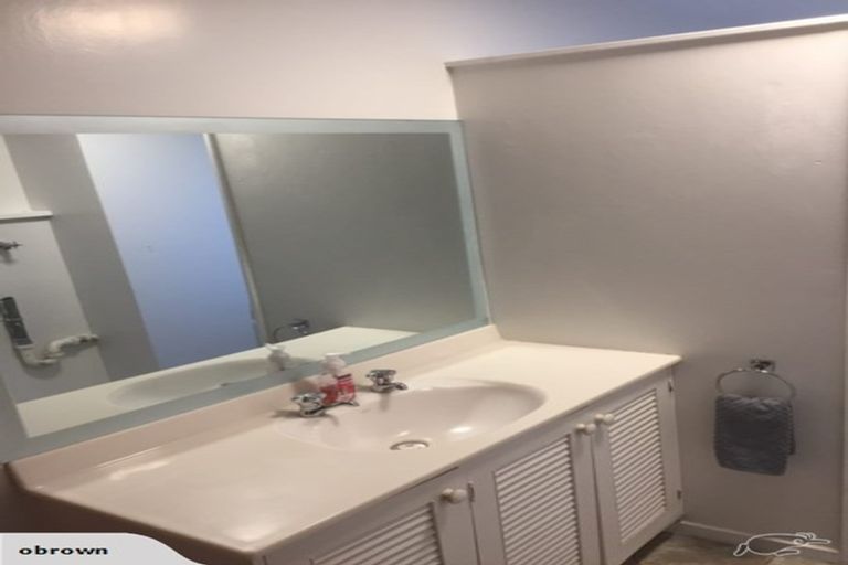 Photo of property in 218u2 Onepu Road, Lyall Bay, Wellington, 6022