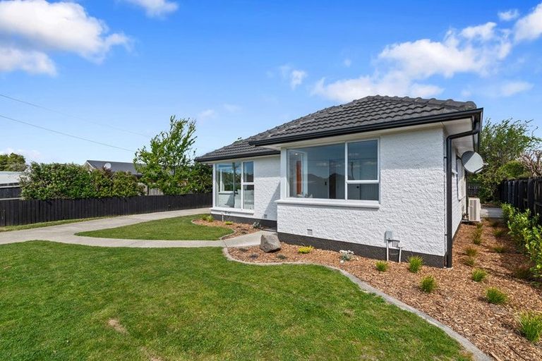 Photo of property in 17 Roberts Road, Hei Hei, Christchurch, 8042