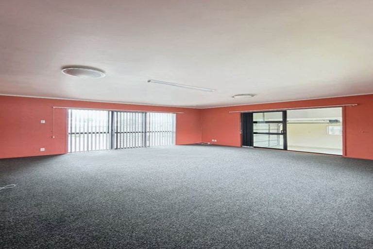 Photo of property in 51 Clevedon Road, Papakura, 2110