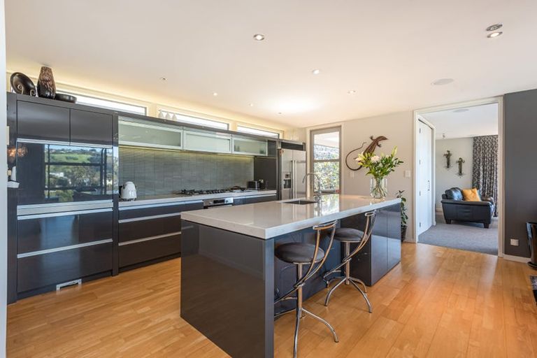 Photo of property in 6 Challenger Lane, Redcliffs, Christchurch, 8081