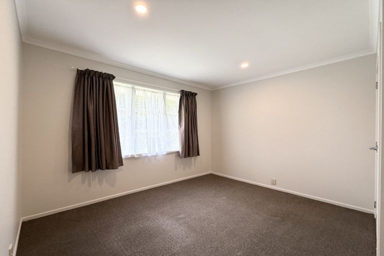 Photo of property in 25 Kereru Street, Henderson, Auckland, 0612
