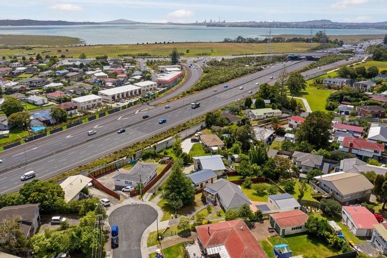 Photo of property in 11 Milich Terrace, Te Atatu South, Auckland, 0610