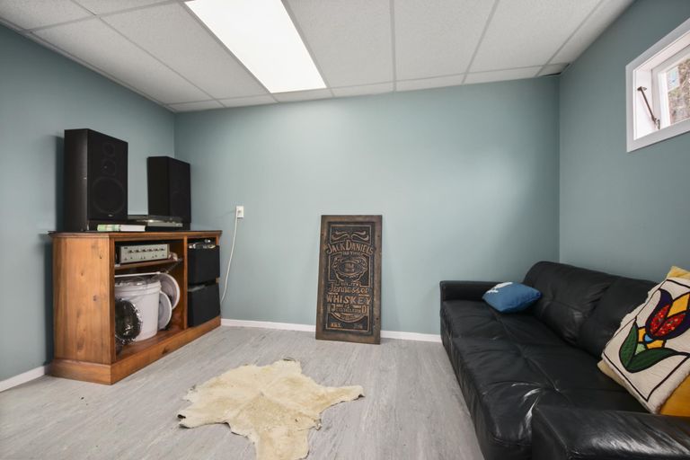 Photo of property in 12 Kereru Street, Henderson, Auckland, 0612