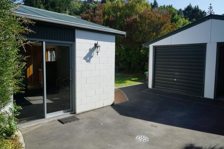 Photo of property in 32 Landsdowne Terrace, Cashmere, Christchurch, 8022
