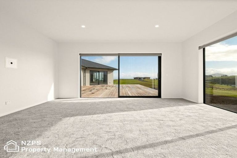 Photo of property in 16 Tunnel Beach Road, Blackhead, Dunedin, 9076