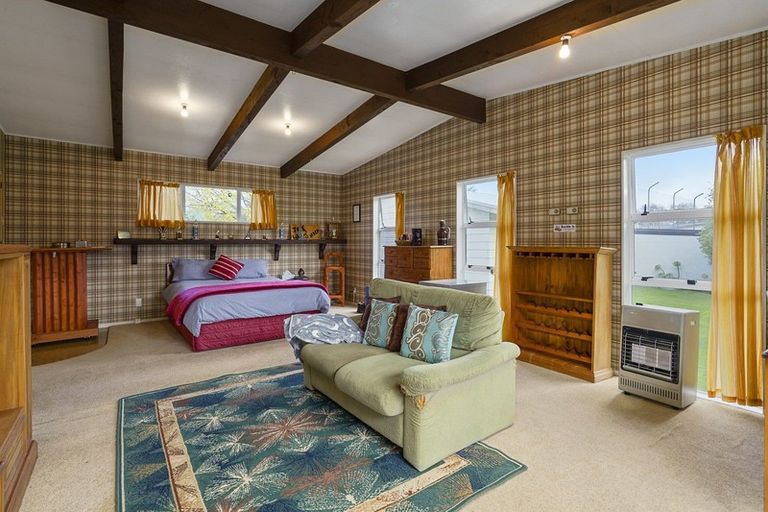 Photo of property in 33 Somerset Crescent, Highbury, Palmerston North, 4412