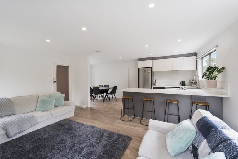 Photo of property in 37 Clyma Place, Massey, Auckland, 0614