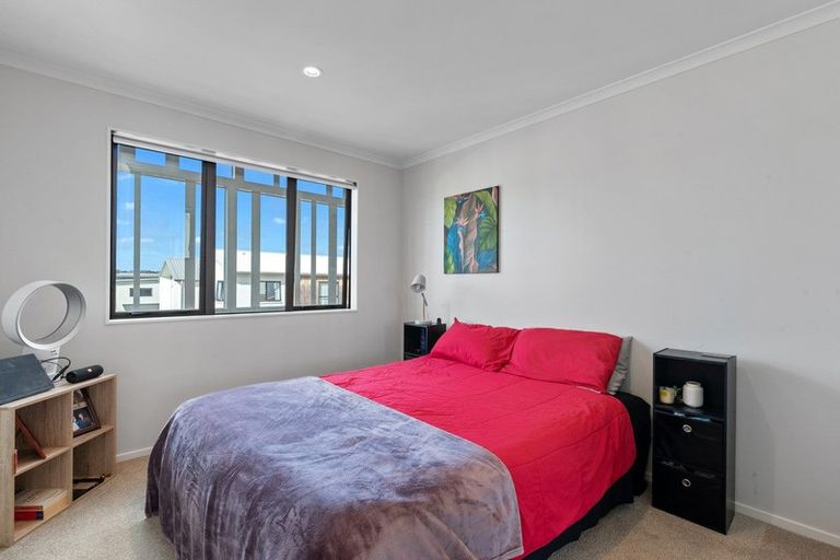 Photo of property in 27 Kanuka Road, Hobsonville, Auckland, 0616