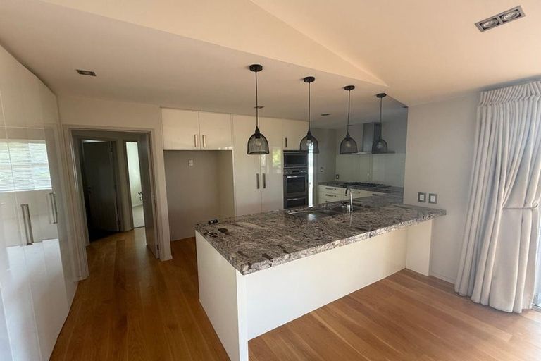 Photo of property in 112 Kittiwake Drive, Schnapper Rock, Auckland, 0632