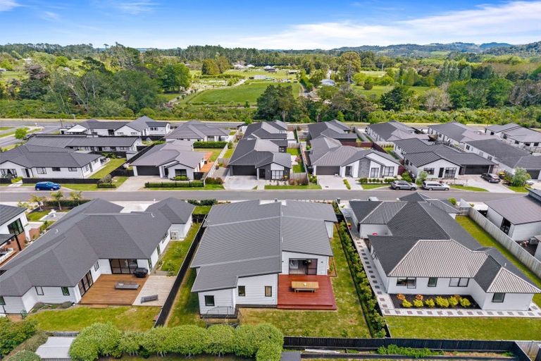 Photo of property in 11 Cutfield Lane, Kumeu, 0810
