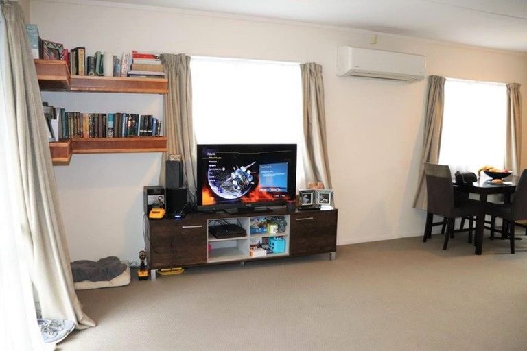 Photo of property in 2/54 Pooks Road, Ranui, Auckland, 0612