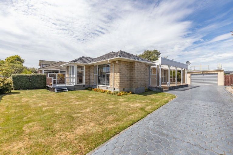 Photo of property in 37 Frensham Crescent, Woolston, Christchurch, 8062