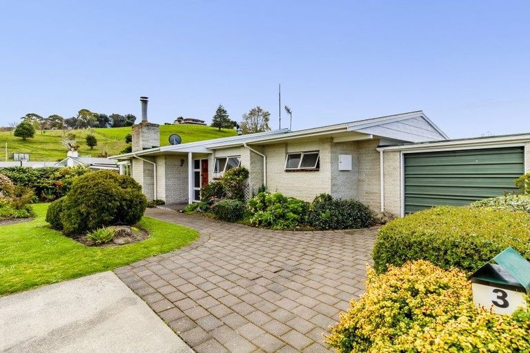Photo of property in 3 Dolbel Street, Taradale, Napier, 4112