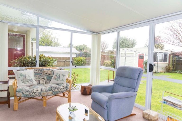 Photo of property in 43 Guy Street, Dannevirke, 4930