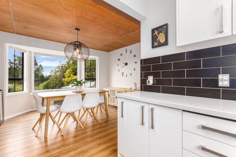 Photo of property in 1 Underwood Way, Churton Park, Wellington, 6037