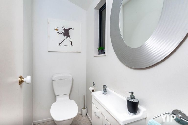 Photo of property in 14f1 Bandipur Terrace, Broadmeadows, Wellington, 6035