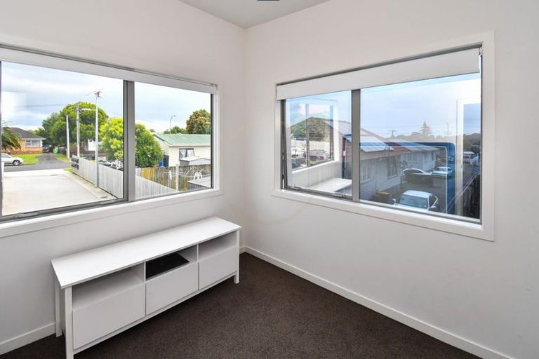 Photo of property in 1 Kanorau Place, Mangere, Auckland, 2022