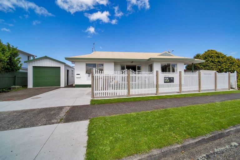 Photo of property in 57 Murray Avenue, Hawera, 4610