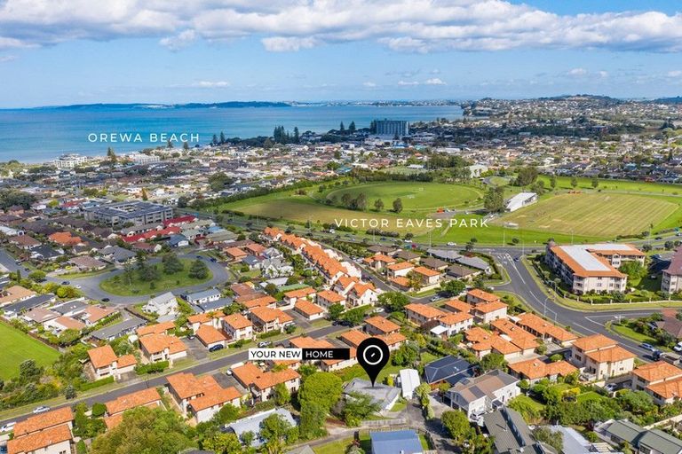 Photo of property in 12 Orewa Heights Crescent, Orewa, 0931