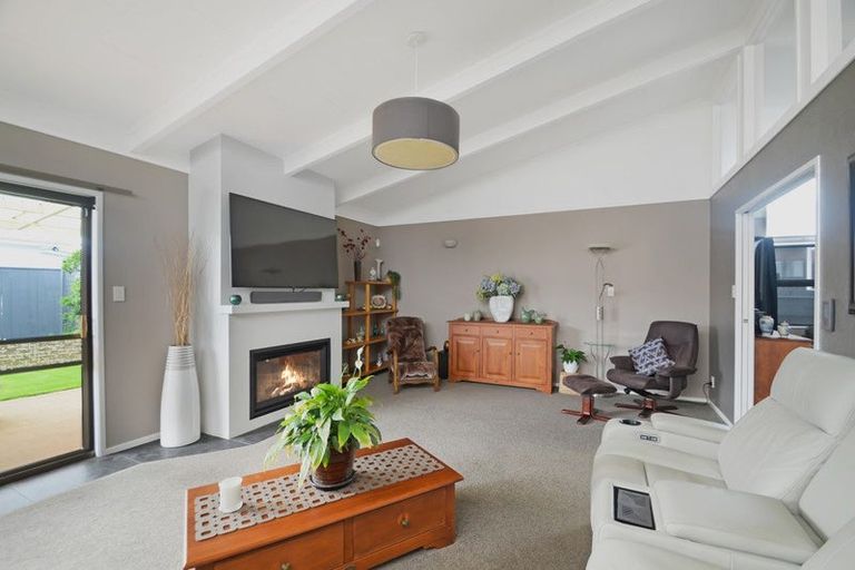 Photo of property in 10 Wera Street, Hawera, 4610