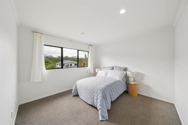 Photo of property in 23 Amesbury Drive, Churton Park, Wellington, 6037