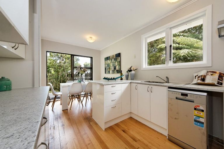 Photo of property in 25 Smythe Road, Henderson, Auckland, 0612