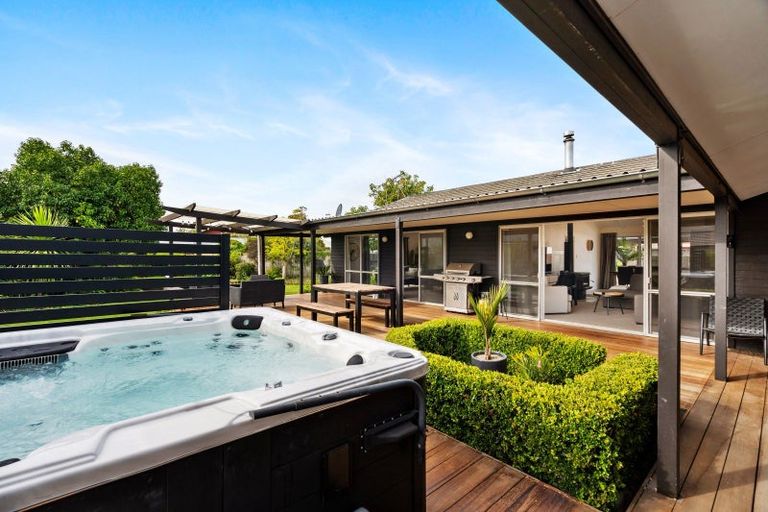 Photo of property in 11 Holyrood Street, Taradale, Napier, 4112