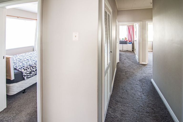 Photo of property in 11 Mcgregor Crescent, Masterton, 5810