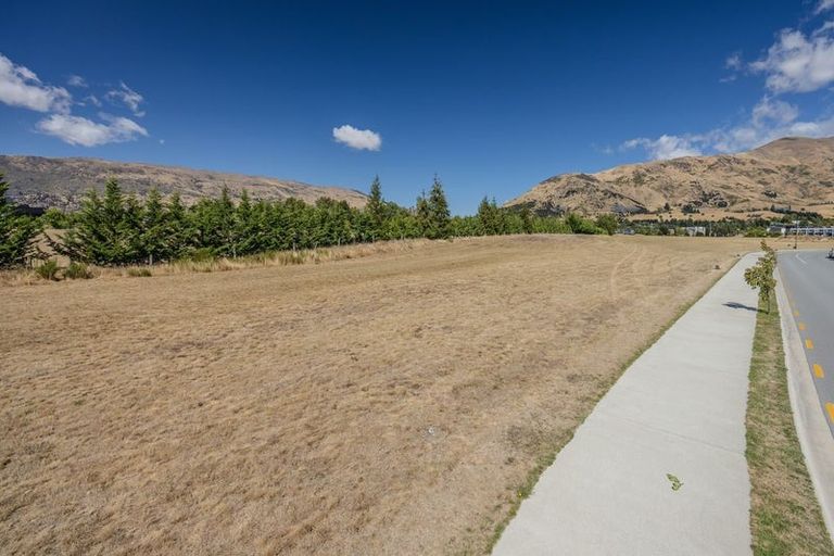Photo of property in 22 Avalon Station Drive, Wanaka, 9305