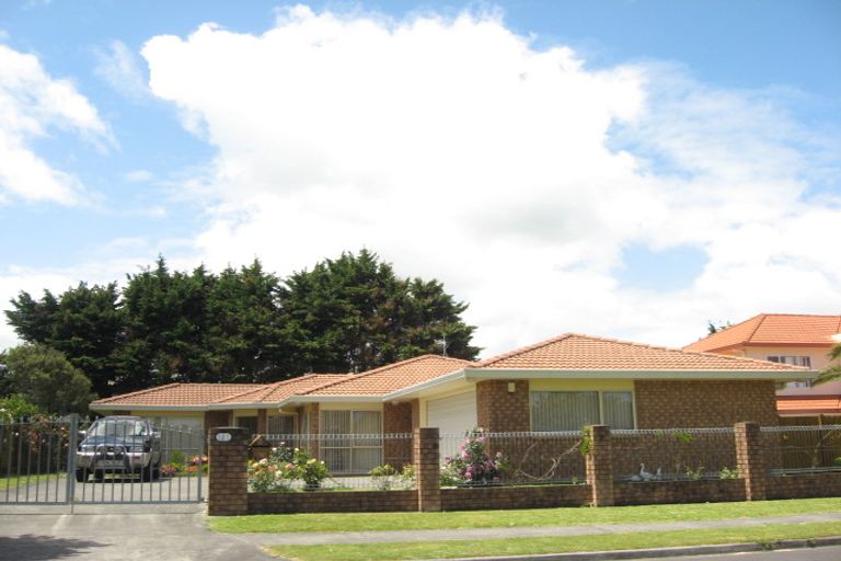 Photo of property in 121 Longford Park Drive, Takanini, 2112