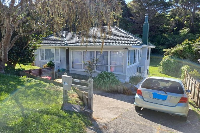 Photo of property in 32 Lincoln Avenue, Tawa, Wellington, 5028